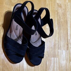 Clark’s Black Sandals size 6.5